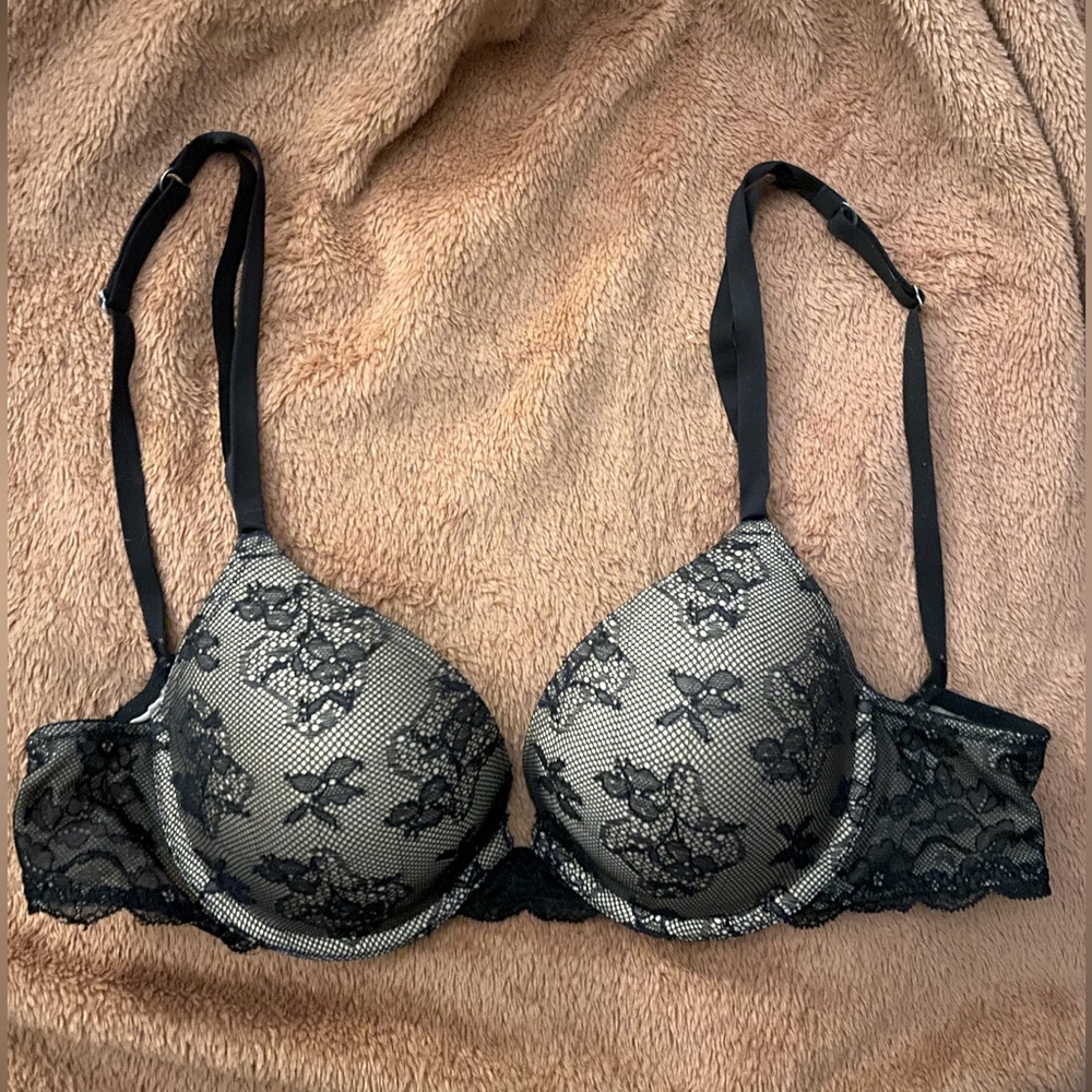 Victorias Secret Bio-Fit Nude/Black Lace Bra 34C Lace Trimmed & Nude Lined Band